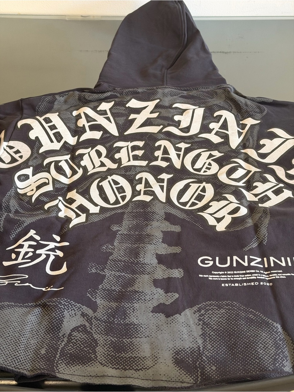 GUNZINI Denim & Co. Studded Black Hoodie with Wing Graphic size sm - Picture 5 of 5